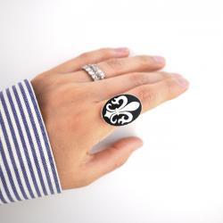 fleur de lis ring, Black and White Fleur de lis Cameo Ring, French, France